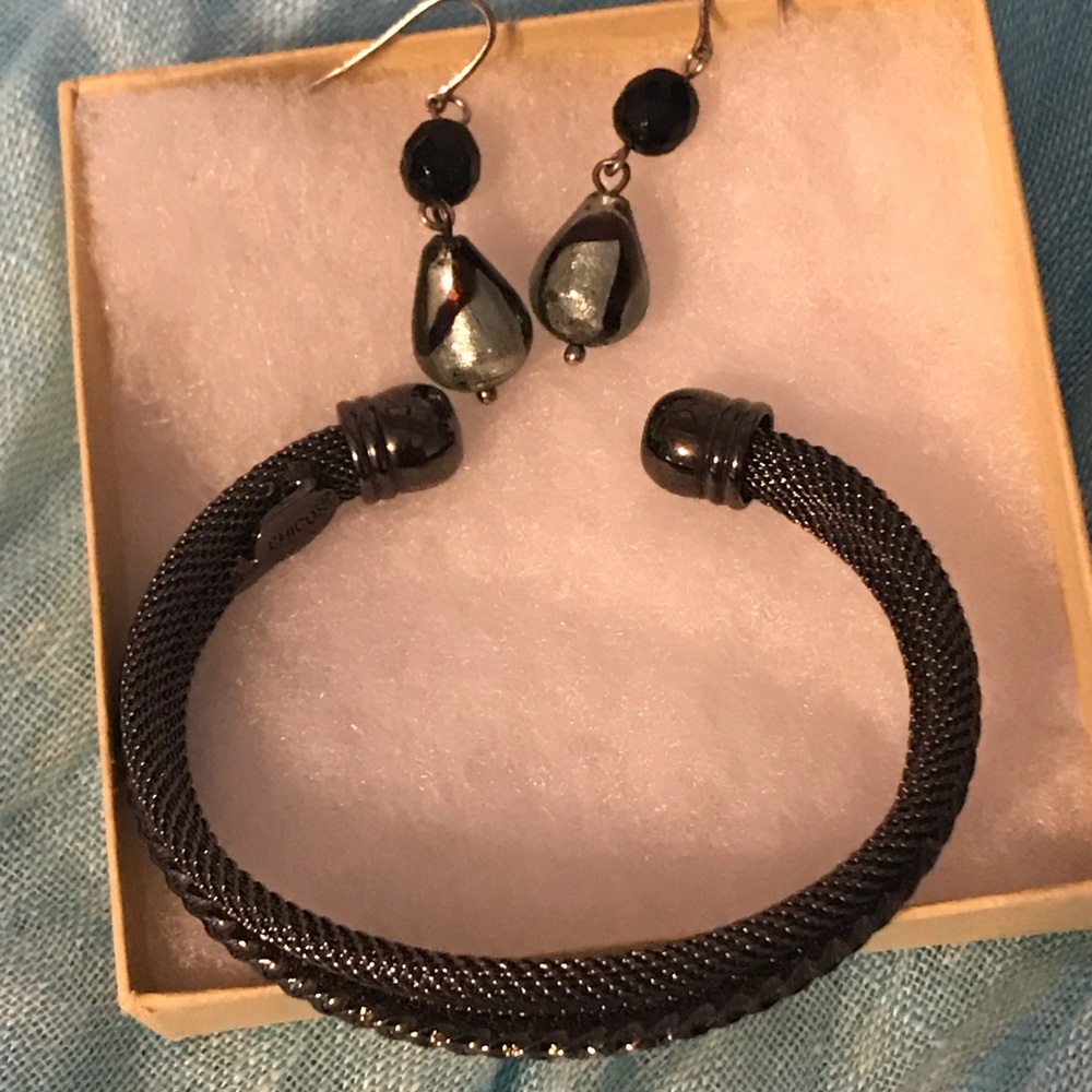 Wrist cuff and earrings set